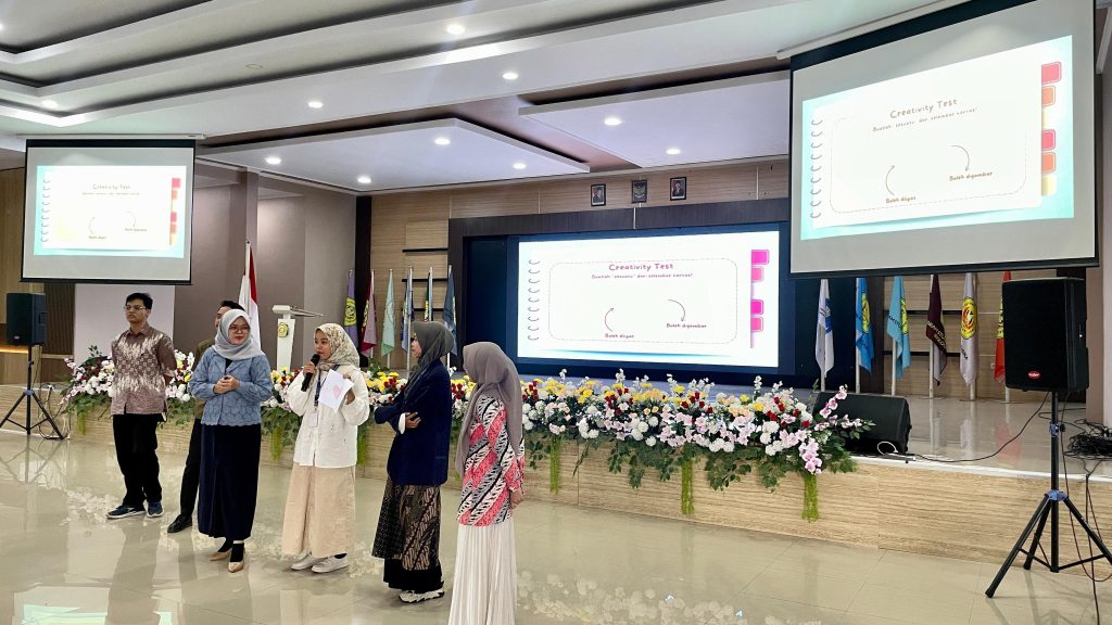Kegiatan kajian pedagogik dengan tema "Meningkatkan Keterlibatan Siswa Melalui Media Pembelajaran Kreatif"