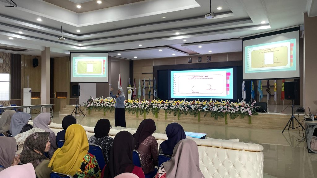 Kegiatan kajian pedagogik dengan tema "Meningkatkan Keterlibatan Siswa Melalui Media Pembelajaran Kreatif"